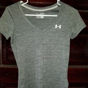 Under armour v neck xs